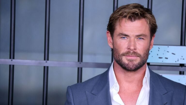 Chris Hemsworth headshot